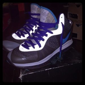 LEBRON 8 V/2 "Hornets"